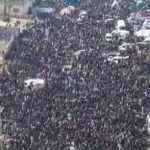 Crowds of Gazans gather at passages waiting to return to northern areas