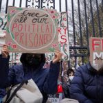 Protesters occupy Columbia library, injure security guards