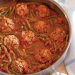 Sweat meatballs in sauce, a quick meal to serve before Shabbat