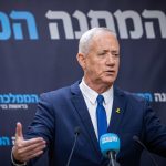 Gantz calls on Netanyahu, Lapid, Liberman to form temp. gov’t to return Israeli hostages