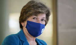 Weingarten Blames Screens, Not Herself, For Falling Test Scores